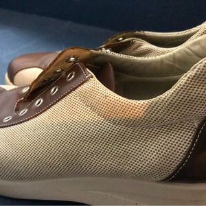 walking shoes from France